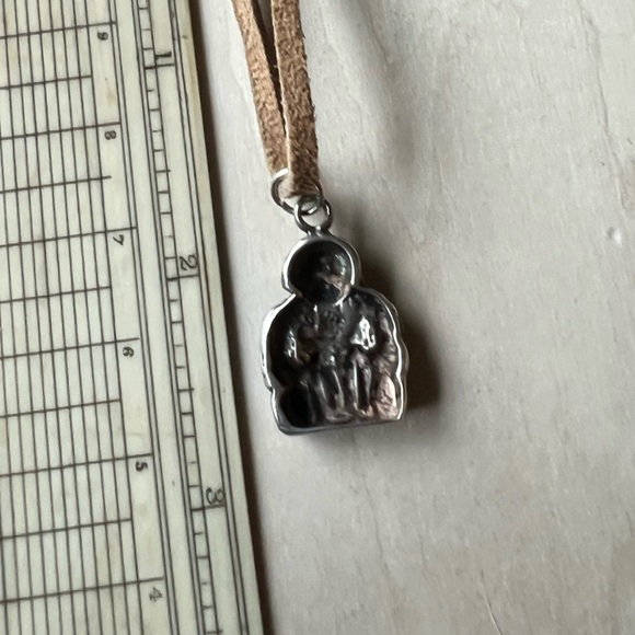 Vintage Pueblo Storyteller Pendant - Picture 2 of 2